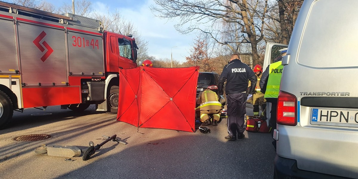 Tragedia na skrzyżowaniu ulicy Potokowej i Dolne Młyny w Gdańsku! Nie żyje kobieta jadąca hulajnogą!