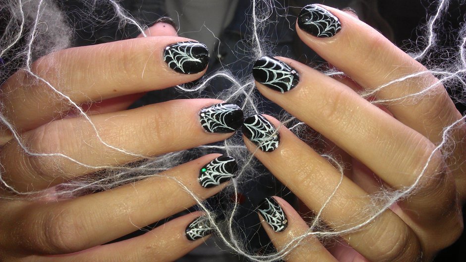 Manicure. Paznokcie na Halloween: modne wzory i inspiracje 