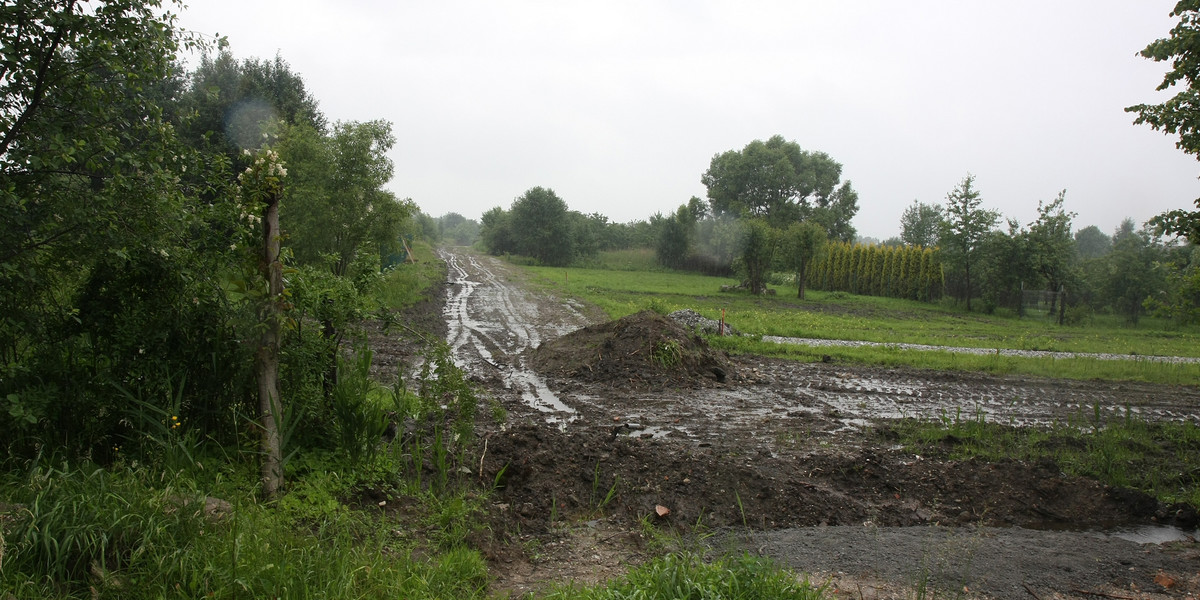 SWOSZOWICE MIASTO BUDUJE ULICE ZAKARCZMIE