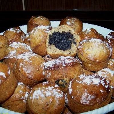 Diós muffin mákos töltelékkel