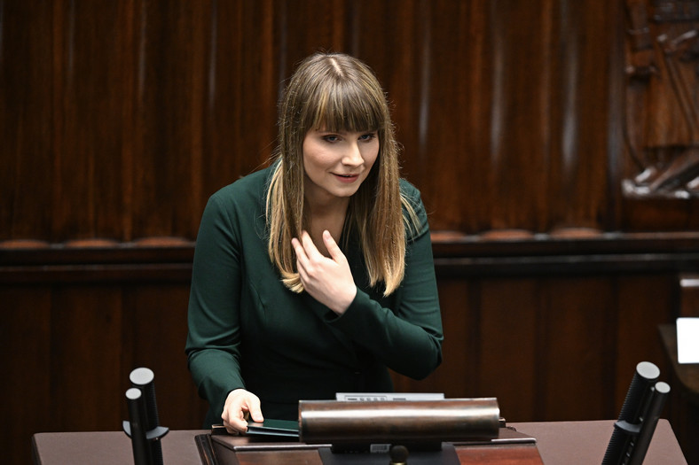 Rzecznik Praw Dziecka Monika Horna-Cieślak na sali obrad Sejmu w Warszawie