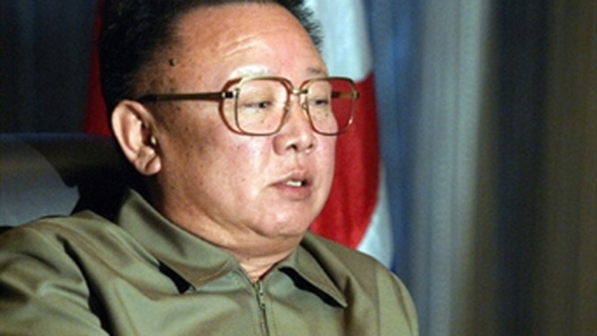 Wysoki rangą przedstawiciel władz chińskich Dai Bingguo spotkał się w Phenianie z przywódcą Korei Północnej Kim Dzong Ilem w związku z zaostrzeniem sytuacji na Półwyspie Koreańskim. Dziś również amerykański admirał Mike Mullen zaapelował do Korei Południowej, aby okazywała powściągliwość w obliczu coraz groźniejszej Korei Północnej.