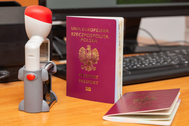 Paszport. Jak złożyć wniosek o paszport, ile to kosztuje?