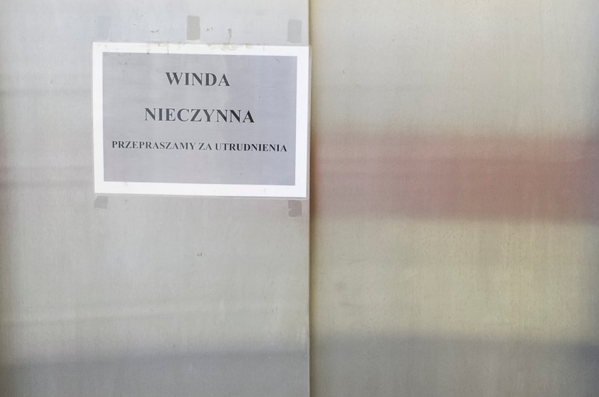 Awaria windy w urzędzie miasta. Niepełnosprawni muszą prosić o pomoc