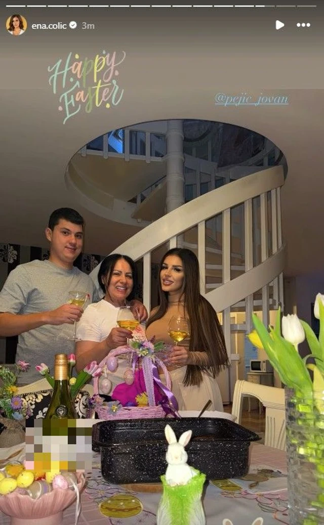 Prvi Vaskrs Zlate Petrović sa budućom snajkom: Ovaj prizor su mnogi mislili da neće videti nikad! (Foto)