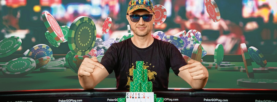 Marcin Horecki jest pierwszym pokerzystą z Polski, który zdobył złotą bransoletkę, prestiżowe wyróżnienie na World Series of Poker, pokerowych mistrzostwach świata.