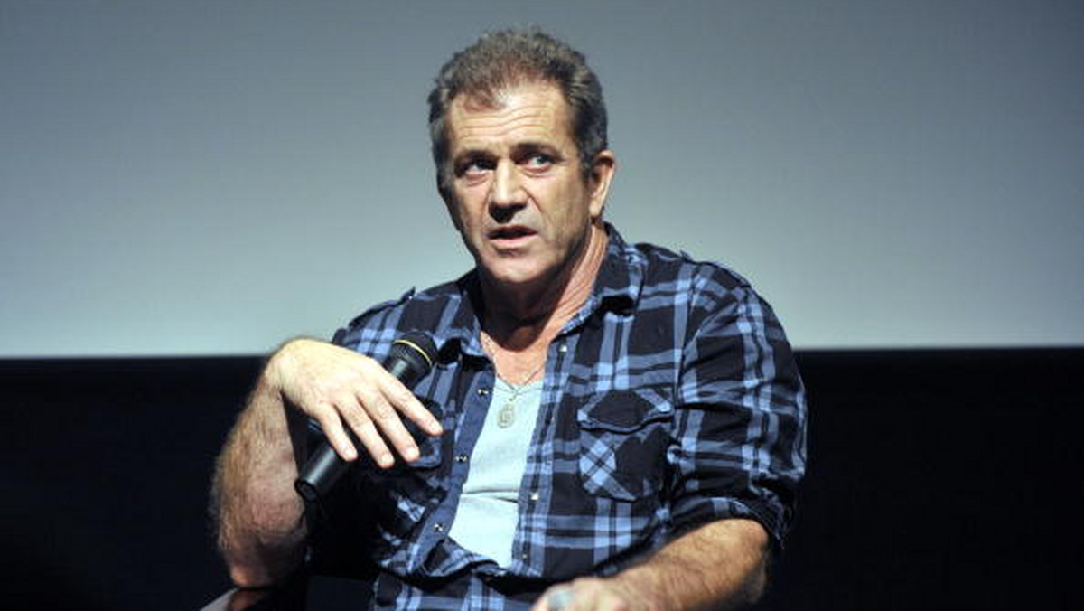 Wszystko wskazuje na to, że australijsko-amerykański aktor Mel Gibson znowu się zakochał. Tym razem jego wybranką została... kaskaderka Ashley Cusate.