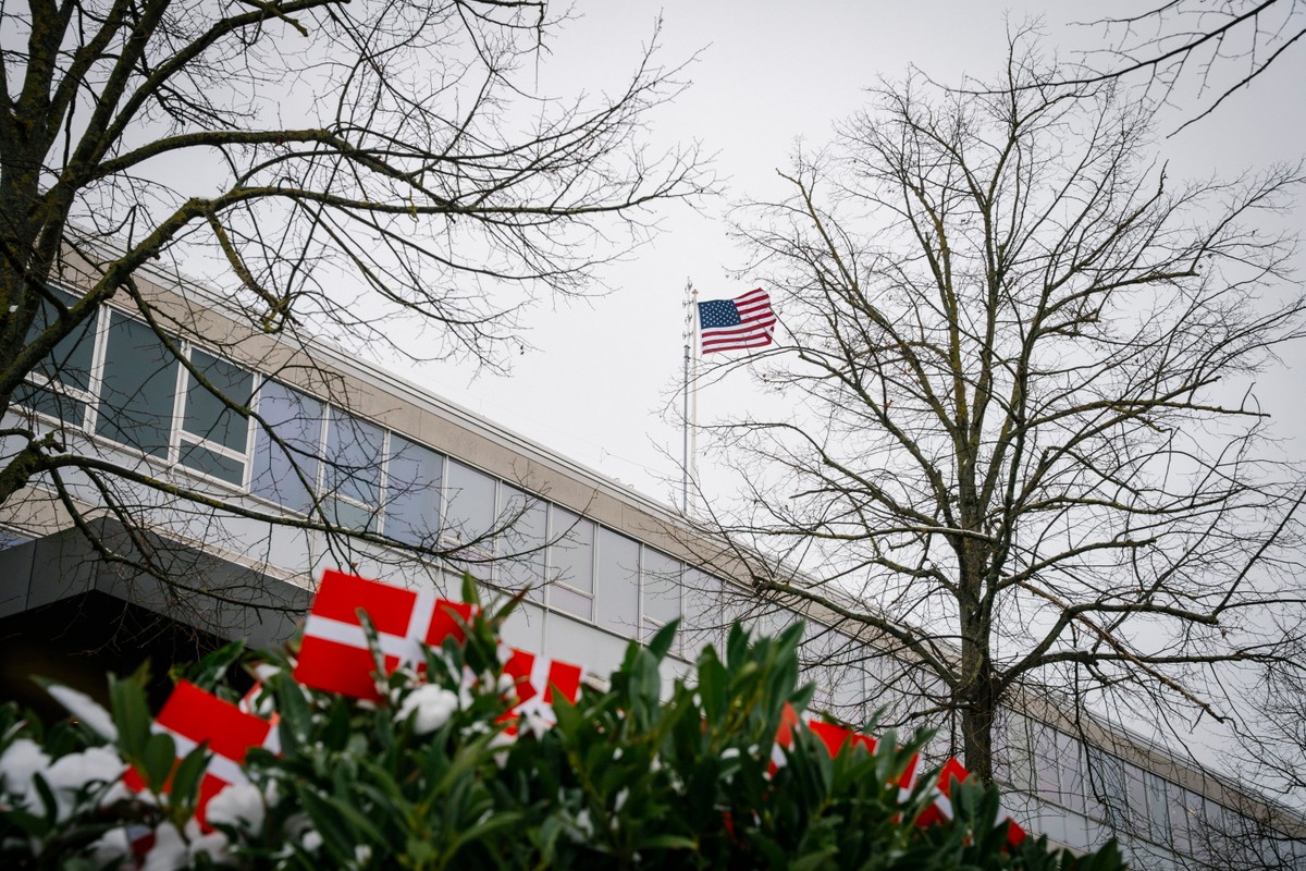 Ambasada USA usunęła duńskie flagi. Były na nich nazwiska 44. żołnierzy poległych w Afganistanie