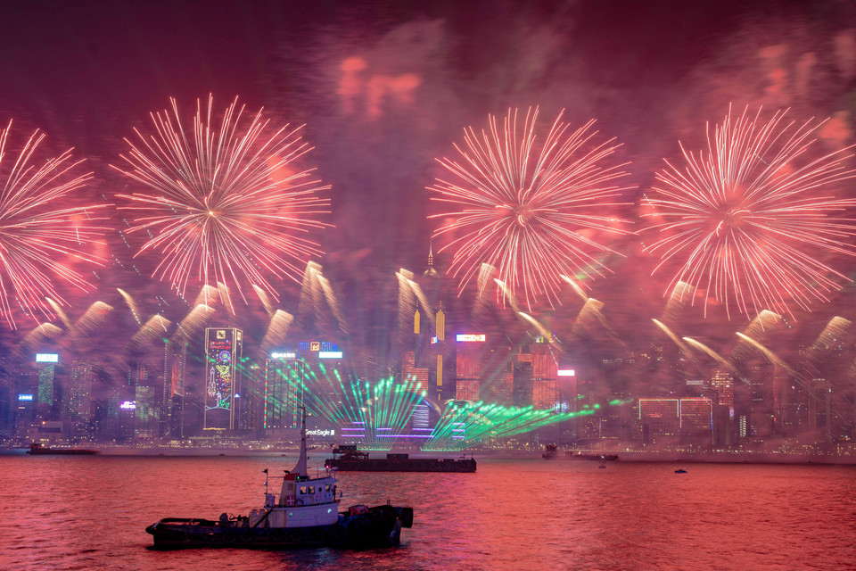 W Hongkongu odbył się potężny pokaz fajerwerków