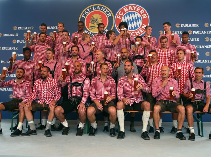 Robert Lewandowski przyłapany na piwie z kolegami z Bayernu