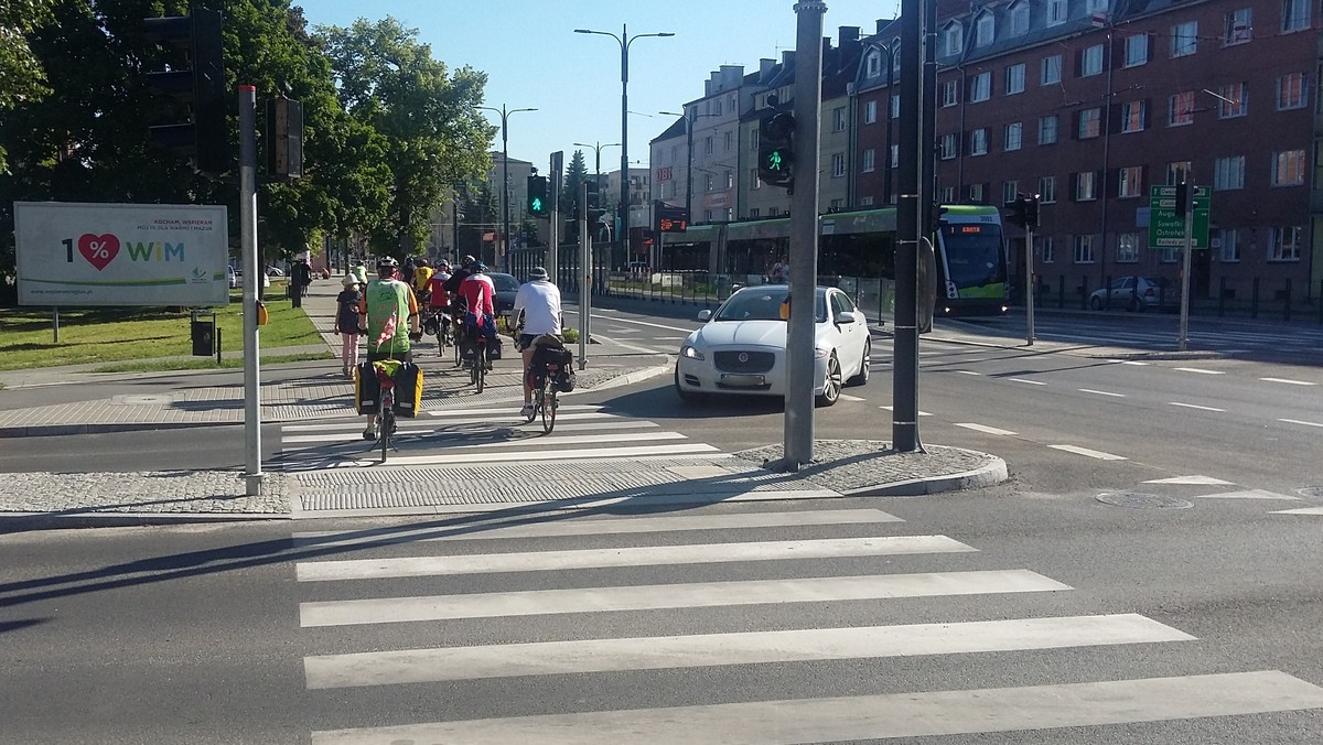 Powraca temat wprowadzenia w Olsztynie miejskiego systemu rowerów miejskich. Temat co prawda był poruszany niejednokrotnie, ale miejscowi społecznicy chcą pokazać urzędnikom, że taka inwestycja jest potrzebna. Jednak na jej realizację w tym roku są małe szanse.