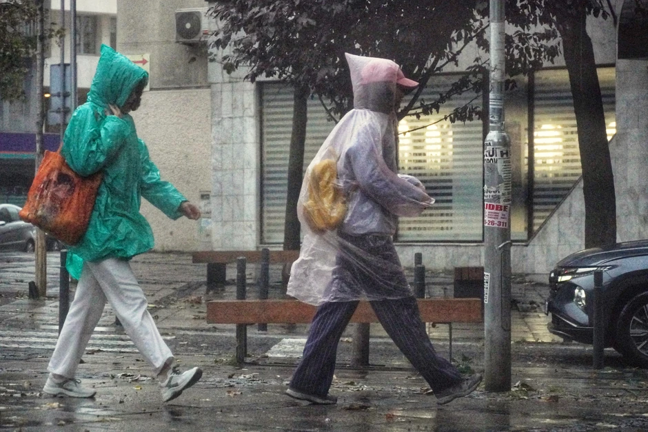 Češće će biti padavine i očekuje se da u nekim gradovima u toku noći i jutra pređu u susnežicu i sneg