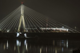 Polska gospodarka będzie "flirtować" z recesją. PKO BP zmienia prognozy na 2023 rok