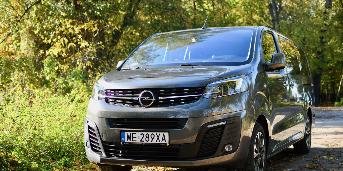 Opel Zaifra Life ma być samochodem skierowanym do dużych rodzin, ale też klientów biznesowych. Wersja Business VIP, dostępna tylko w wariantach L i XL długości nadwozia, sprawdzi się np. jako shuttle albo taksówka premium. 