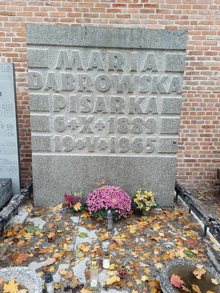 Grób Marii Dąbrowskiej
