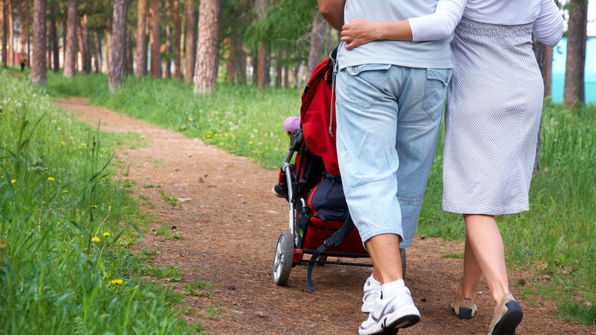 Spacery mogą zwiększyć płodność kobiet z nadwagą lub otyłych, u których w przeszłości dochodziło do poronień – informuje pismo "Human Reproduction".