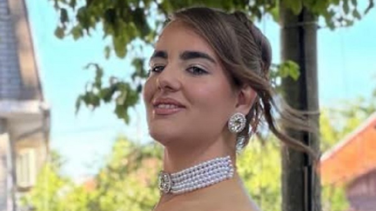 Maturantkinja Teodora iz Ćuprije