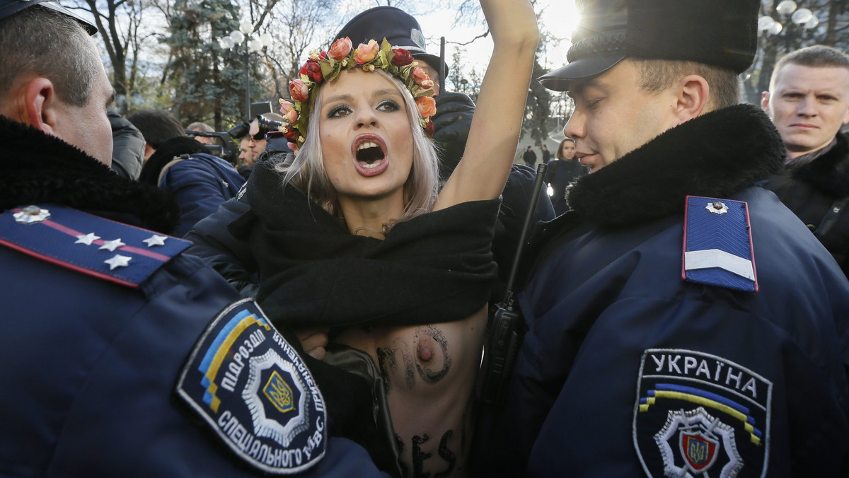UKRAINE EU FEMEN (Ukrainian FEMEN activists protest near of Ukrainian Parliament.)