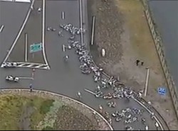 Zobacz wielką kraksę na Vuelta a Espana