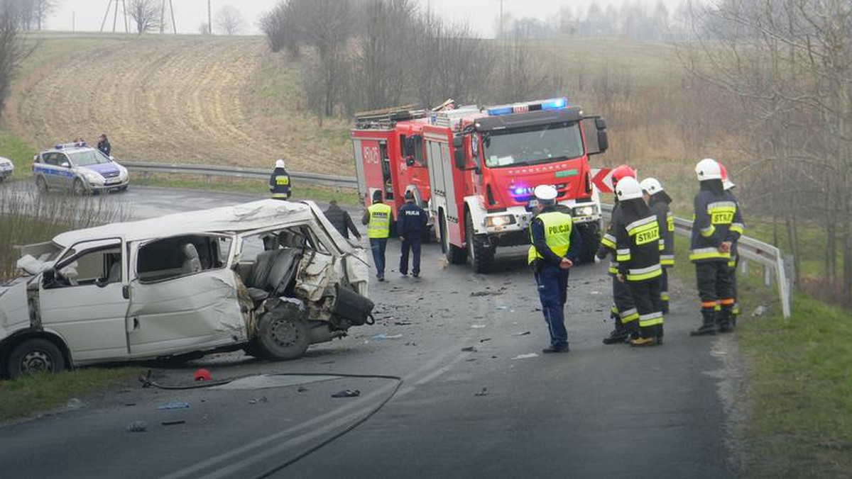 Trwa koszmar po wczorajszym wypadku w Weryni w powiecie kolbuszowskim. Dzisiaj rano w szpitalu zmarł piąty piłkarz Wólczanki Wólka Pełkińska – 29-letni Kamil Oślizło.