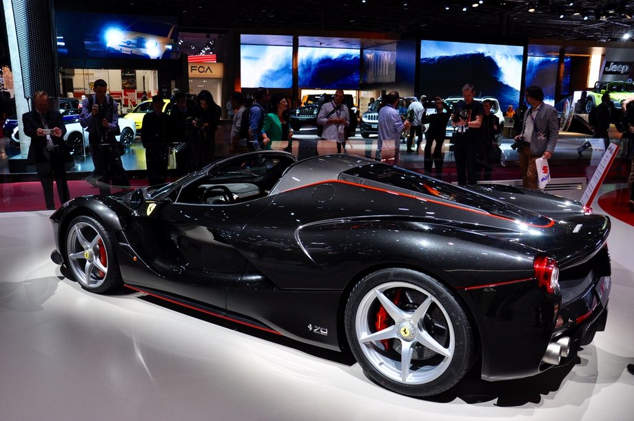 LaFerrari Aperta to samochód wybitnie sportowy, czerpiący z najlepszych wzorców włoskiej marki z Maranello