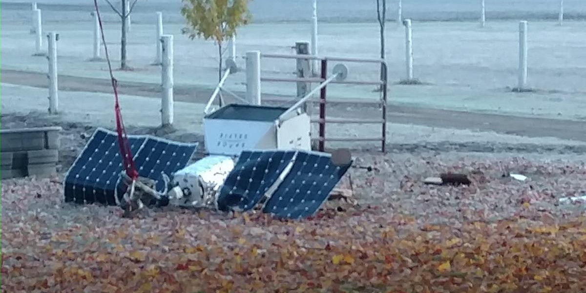 Satelita wpadł im do ogródka. Małżeństwo przeżyło szok