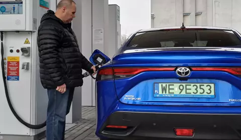 Sprawdziłem, ile w Polsce kosztuje jazda wodorową Toyotą Mirai