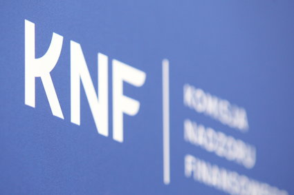 KNF alarmuje. Nowa firma na liście ostrzeżeń