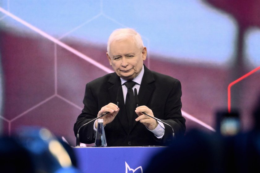 Prezes PiS Jarosław Kaczyński obiecał rozszerzenie programu darmowych leków. Osoby w wieku 65 lat będą nimi objęte oraz dzieci i młodzież