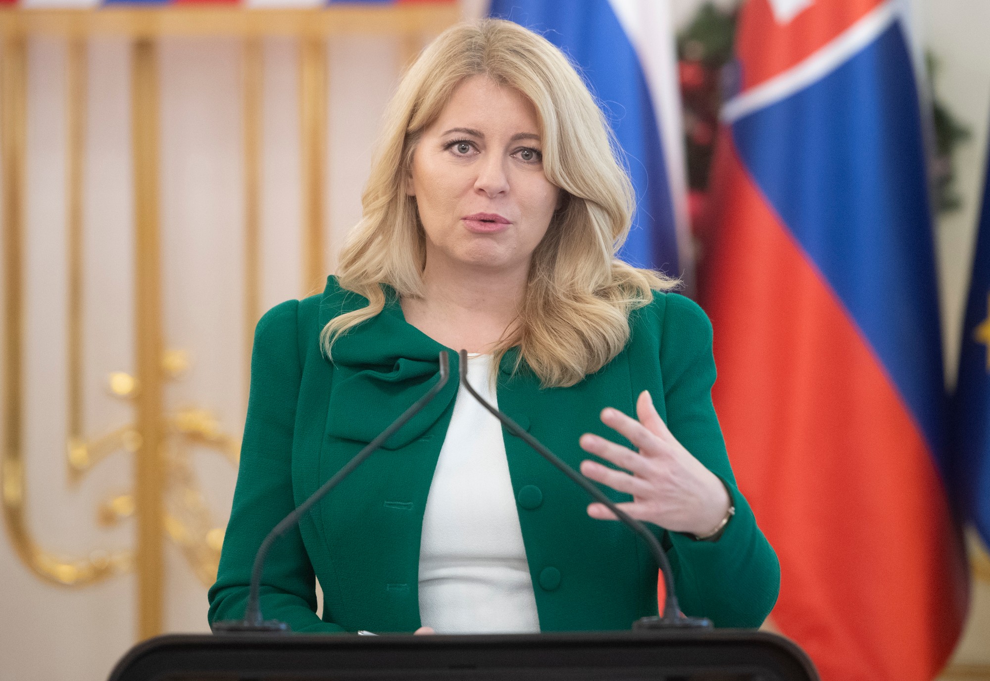 Prezidentka SR Zuzana Čaputová privítala na Slovensku slovinskú prezidentku Natašu Pircovú Musarovú.
