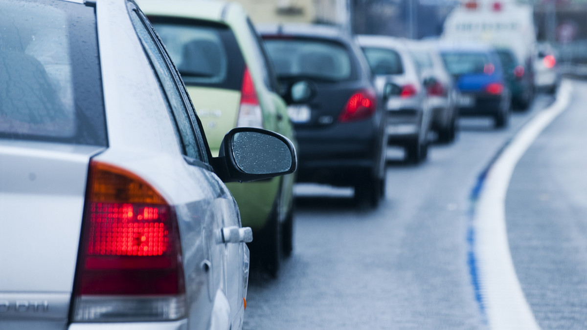 Drogowcy zwężyli autostradę A4 na wysokości Staniątek do jednego pasa. Powodem jest remont. Ten ma potrwać do piątku. Tymczasem kierowcy utknęli dziś rano w ogromnym korku, który w godzinach szczytu miał blisko 12 kilometrów długości.