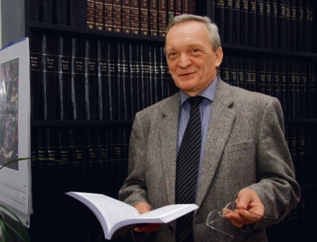 Prof. Hubert Izdebski prawnik specjalizujący się w opracowywaniu projektów ustaw i zagadnieniach samorządowych