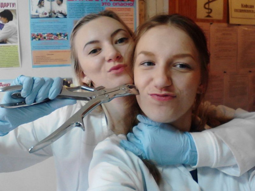 Bezduszne selfie studentów medycyny