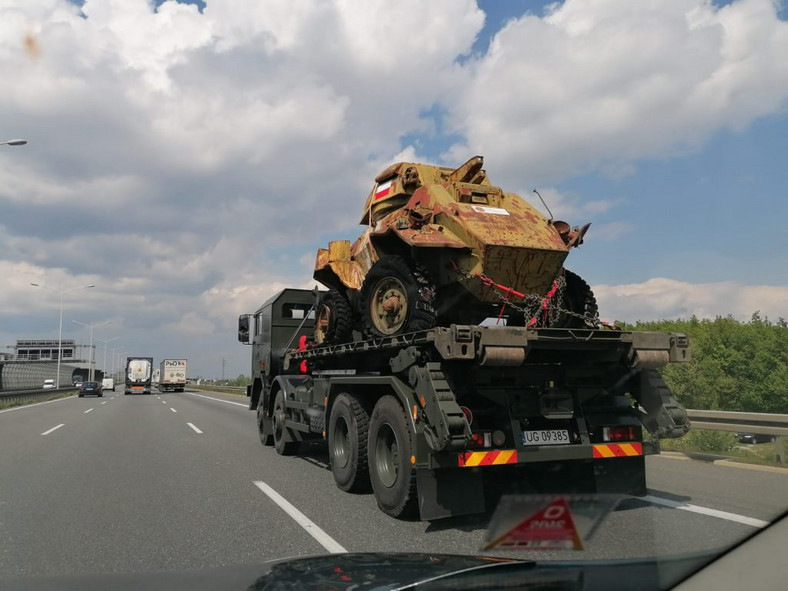 Samochód pancerny Fox ocalony i już w Polsce. To unikat w