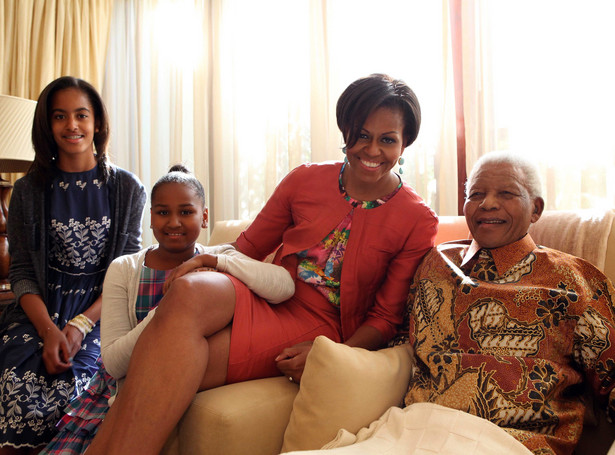 Michelle Obama z córkami z wizytą u Nelsona Mandeli