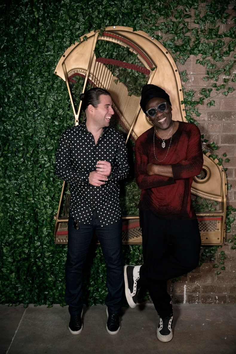 Na Rodrigesovom albumu "Tocororo" ova dva unikatna umetnika udružila su svoje veštine i energiju i stvorili novi zvuk