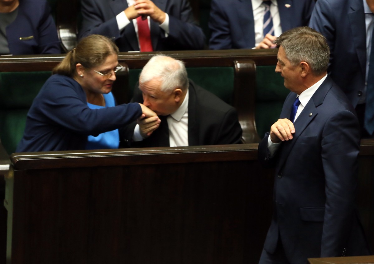 Posłanka PiS Krystyna Pawłowicz, prezes PiS Jarosław Kaczyński i marszałek Sejmu Marek Kuchciński