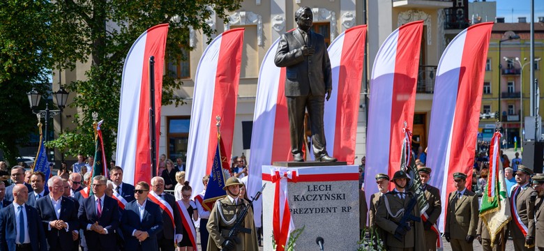 "Przestań kłamać!". Przerwane przemówienie prezesa PiS podczas odsłonięcia pomnika Lecha Kaczyńskiego