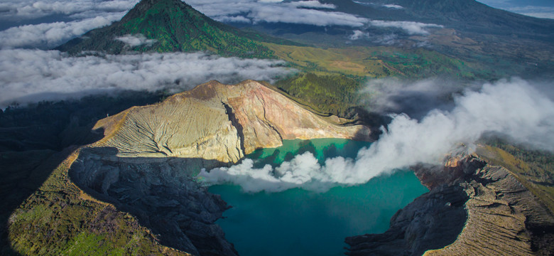 Turystka wpadła do wulkanu w Indonezji. Niedawno zginął tam Polak