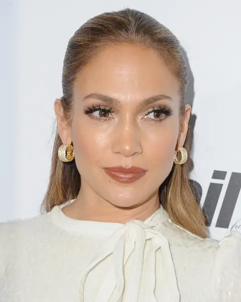 Brązowa szminka / Jennifer Lopez / Foto Jon Kopaloff / GettyImages 