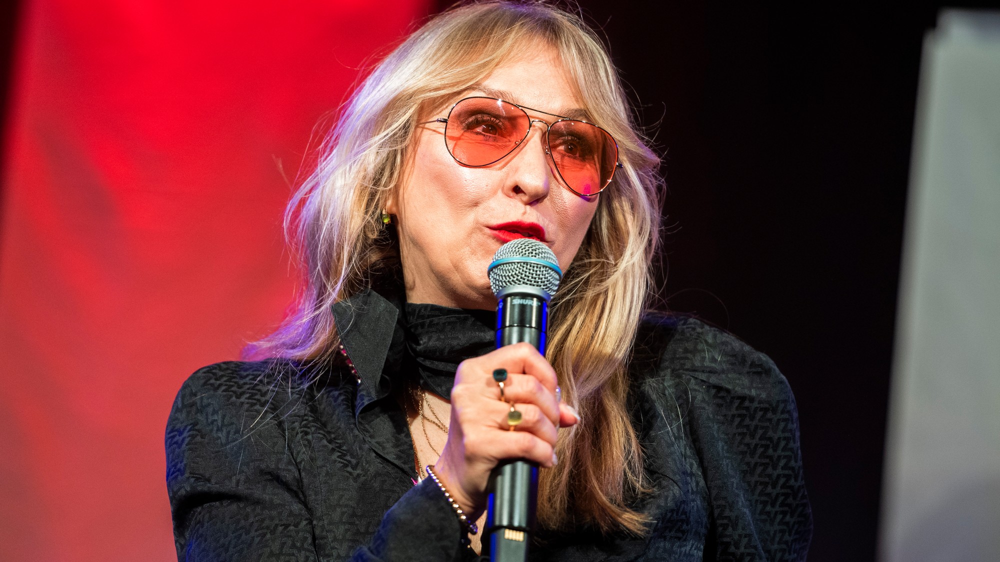 Katka Žbirková, manželka Miroslava Žbirku počas otvorenia výstavy.