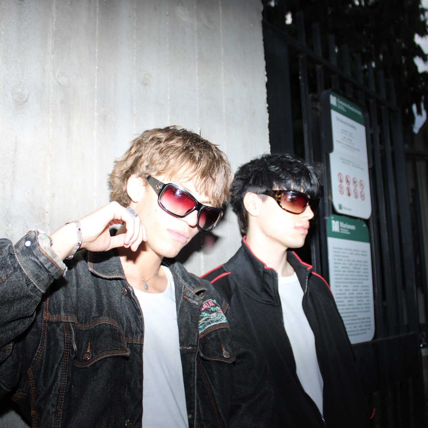 Marko Kramár (vľavo), syn herca Maroša Kramára. 