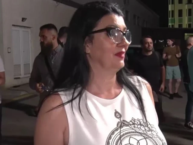 KOLEGINICA GA JE OPTUŽILA ZA POKUŠAJ NAPASTVOVANJA, a Era Ojdanić se grčevito branio! "Nek se odluči da li sam SILOVATELJ ILI HOMOSEKSUALAC!"