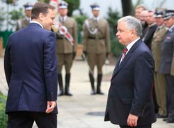 Sikorski chce się przypodobać prezydentowi