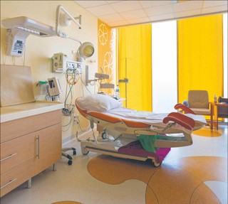 Porodówki znikają z miast, jedna po drugiej. Mamy wyliczenia