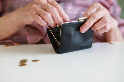 Alulfizetett, vagy jól keres? Így hat a pénztelenség a fájdalomérzetünkre