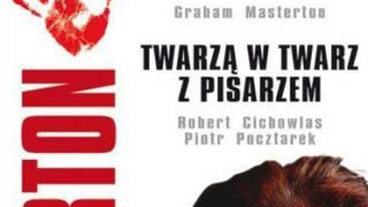 Graham Masterton często odwiedza Polskę. Tym razem był gościem Targów Książki w Krakowie, gdzie promował m. in. książkę "Twarzą w twarz z pisarzem", napisaną wspólnie z Robertem Cichowlasem i Piotrem Pocztarkiem. Książka zawiera opowiadania Mastertona, wiersze jego autorstwa oraz szerokie kompendium wiedzy o pisarzu.