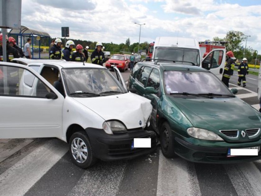 Zderzyły się trzy auta. Jedna osoba została ranna