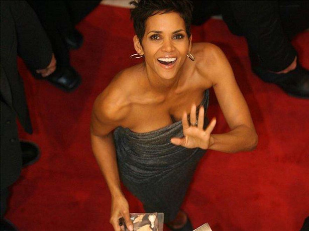 Halle Berry w Warszawie. Kusiła perfumami