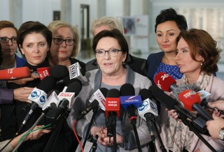 Kopacz: Sejmowa komisja obrony powinna poznać szczegóły negocjacji z Airbusem